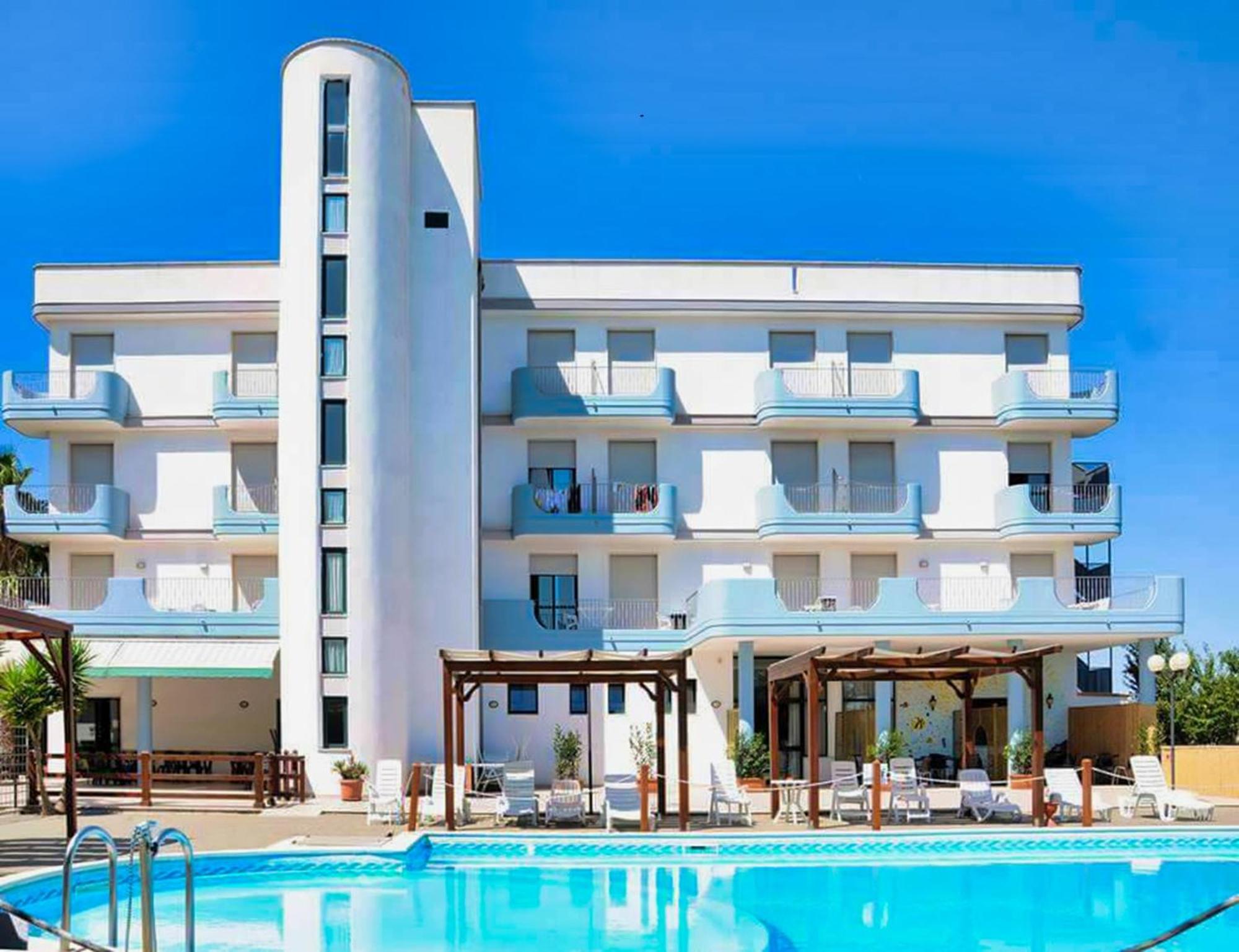 Hotel Villaggio Aurora サン・ピエトロ・イン・ベヴァーニャ エクステリア 写真